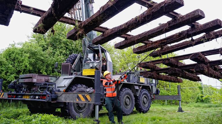 Stukjes spoor uit de Tweede Wereldoorlog teruggeplaatst rond kamp Vught