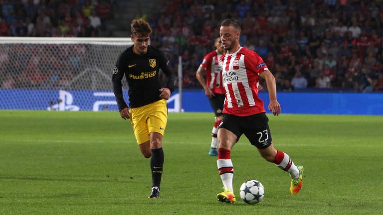 Bart Ramselaar in actie tegen Atletico. (foto: Martijn de Bie)