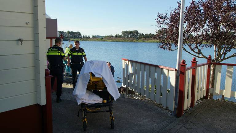 Hulpdiensten ter plekke in Sprang-Capelle (foto: Martijn van Bijnen / FPMB)