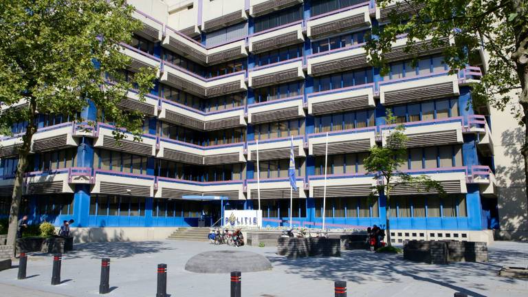 Het politiebureau in Eindhoven (foto: Ginopress)