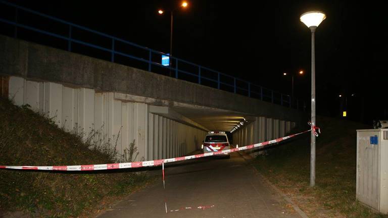 De fietstunnel werd afgesloten voor onderzoek. (Foto: Bart Meesters/Meesters Multi Media)