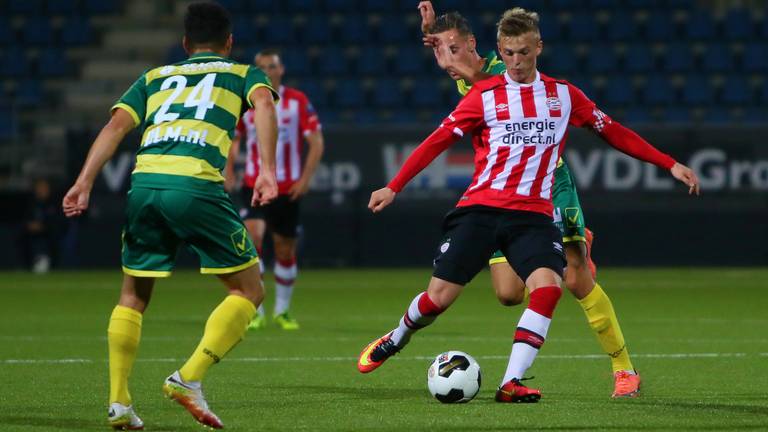 Doelpuntenmaker Albert Gudmundsson van Jong PSV (foto: Orange Pictures)