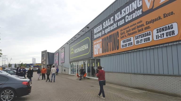 Beursgebouw Eindhoven nieuwe locatie voor grote V&D-kleding - Omroep Brabant