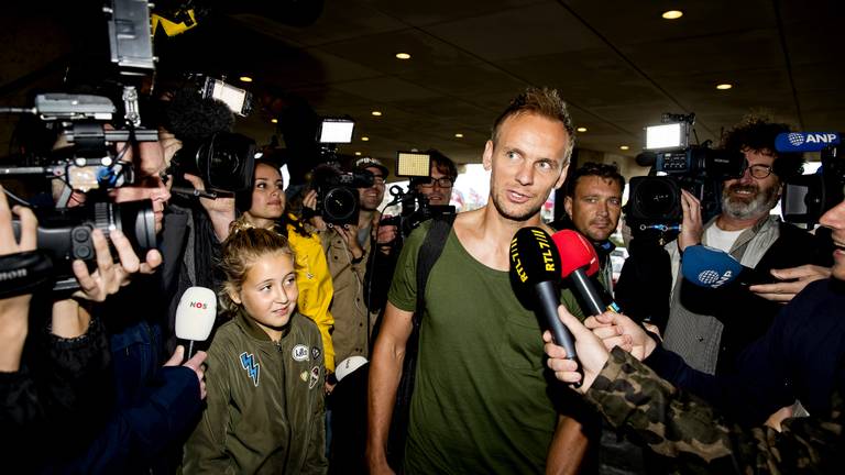 Siem de Jong arriveert bij Grand Hotel Huis te Duin. (Foto: ANP)