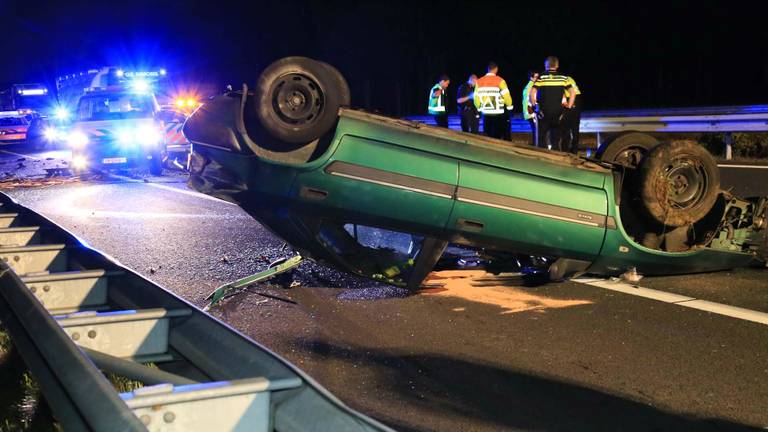 Woordvoerdwer Stan Verberkt van de marechaussee over de achtervolging vannacht op de A67 waarbij een auto bij Mierlo over de kop sloeg