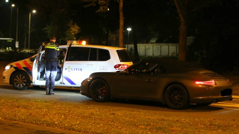 De Porsche is in beslag genomen. (Foto: Erik Haverhals/FPMB)