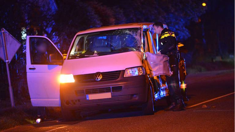 De politie doet onderzoek. (Foto: Perry Roovers/SQ Vision)