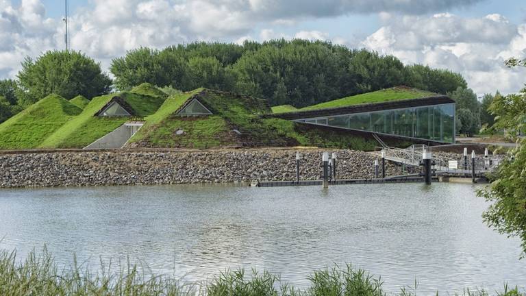 Megazwemtocht start bij het Besboschmuseum