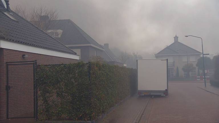 Het Karspoor in Someren-Heide staat vol rook.