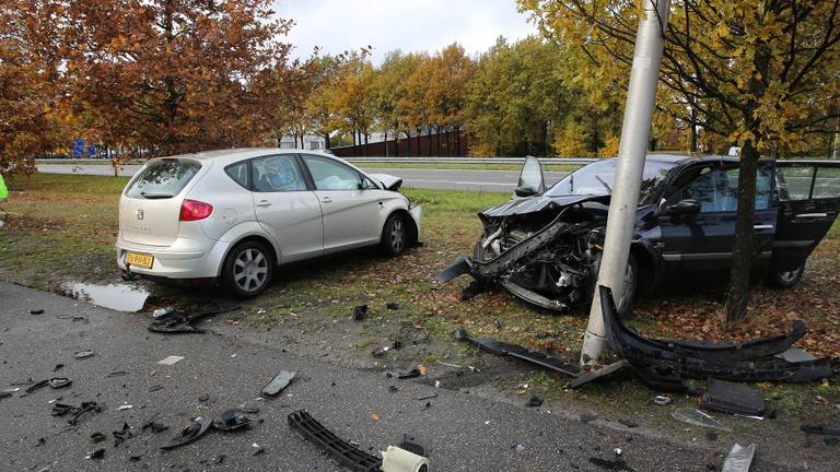Bij de botsing raakten twee kinderen gewond. (Foto: Christian Traets)