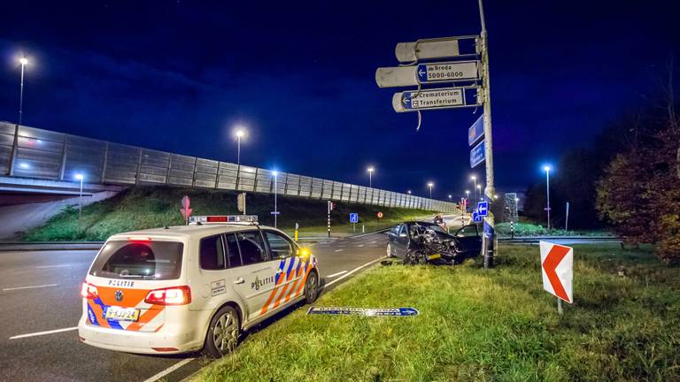 De auto is total loss. (Foto: Luuk Koenen/SQ Vision)