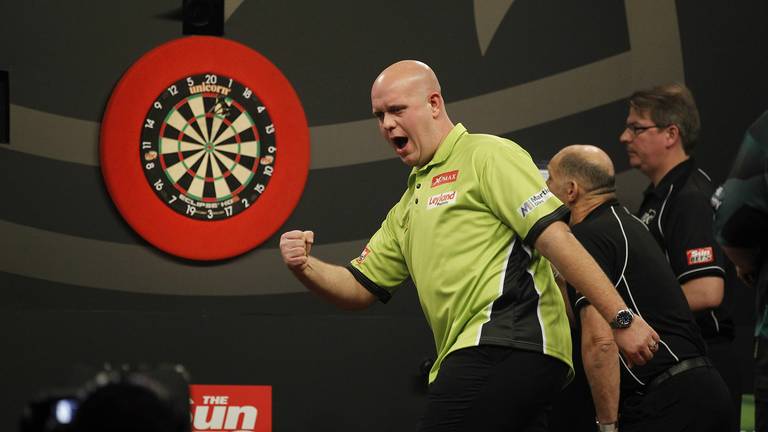 Vreugde bij Van Gerwen na de winst op Dolan (foto: Lawrence Lustig/PDC)