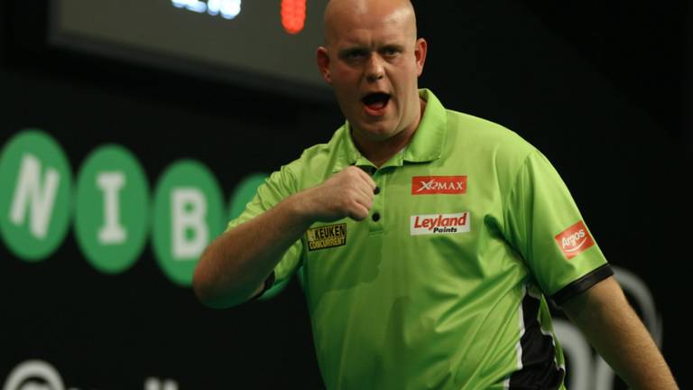 Van Gerwen moeizaam naar kwartfinale