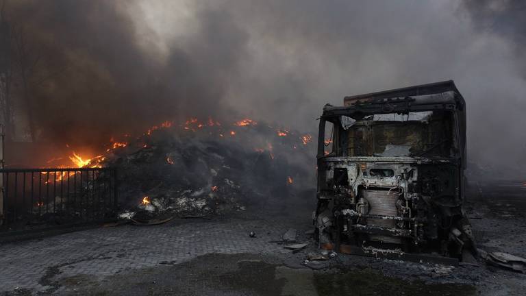 Gemeenteraad Someren wil onderzoek naar brand bandenopslag