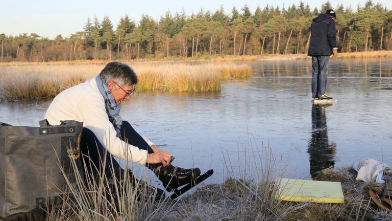 Schaatsen op natuurijs. Deze mensen durven het al FOTO'S - Omroep Brabant