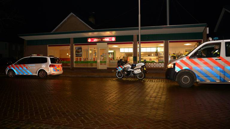 Snackbar aan Oudelandsestraat in Steenbergen overvallen door twee mannen met een pistool