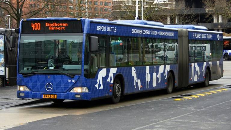 Een bus werd beschoten (archieffoto).