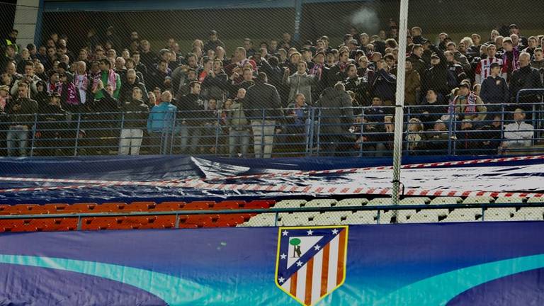 PSV-fans in het stadion in Madrid (foto: Martijn de Bie)