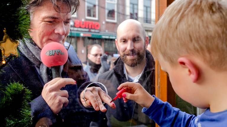 De nagellak-actie van Tijn is een groot succes.