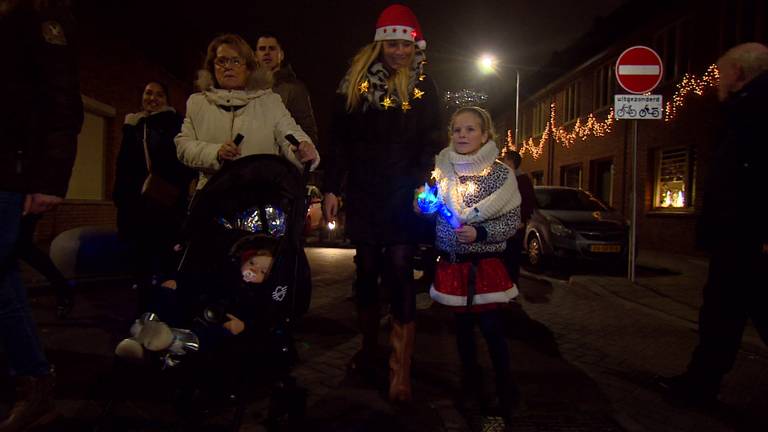 Een gezellige lichtjesoptocht moet Tilburgse Vogeltjesbuurt van slecht imago afhelpen