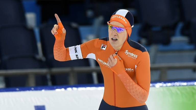 Ireen Wüst wint 1500 meter op NK afstanden (foto: OrangePictures)