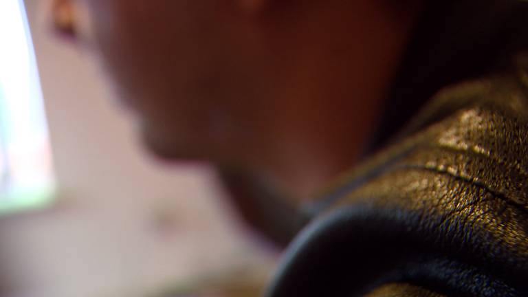 Deze vuurwerkhandelaar klapt uit de school