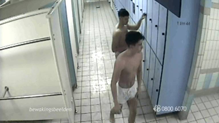 De daders sloegen toe in het zwembad. (Foto: Bureau Brabant)