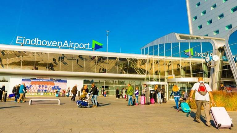 Topdrukte op Eindhoven Airport afgelopen zomer.