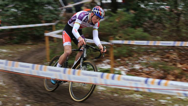 Mathieu van der Poel in Sint-Michielsgestel op weg naar goud (foto: Fabian Eijkhout).