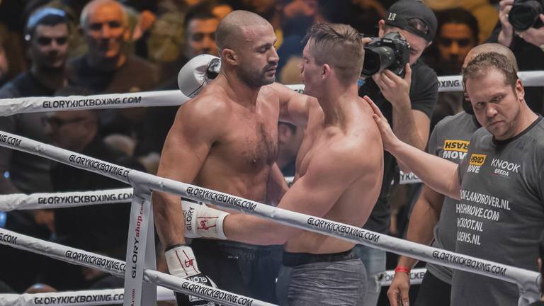 Badr Hari en Rico Verhoeven na het vorige gevecht (foto: VI Images).