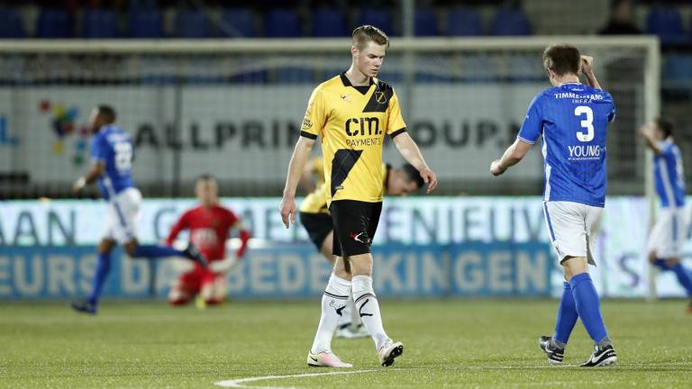 Teleurstelling bij Jari Oosterwijk na zijn debuut (foto: VI Images).