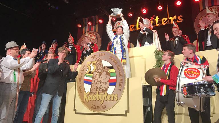 Dirk Kouwenberg is winnaar van de Zilveren Narrenkap