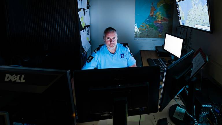 De opperwachtmeester ziet ook niet alles. (foto: Koninklijke Marechaussee)