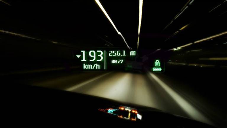 De snelheidsduivel ging met 193 kilometer per uur over de weg.