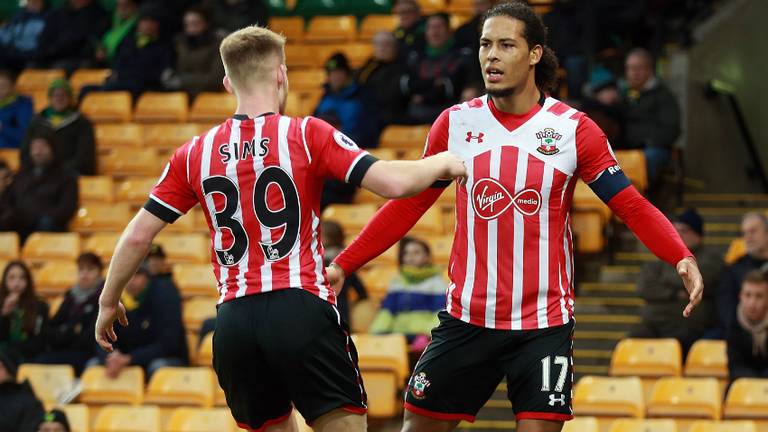 Virgil van Dijk is belangrijk voor Southampton (foto: VI Images)