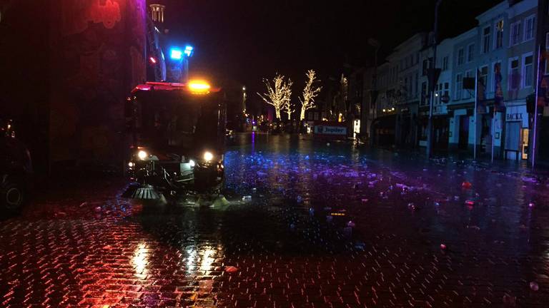 Schoonmaken na carnaval: 'Zelfs bankstellen laten ze achter' 