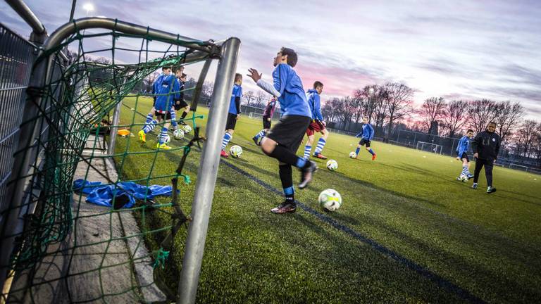 Veel namen van sportclubs bestaan uit afkortingen (foto: Rob Engelaar).