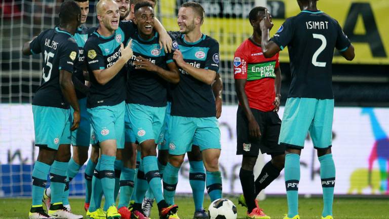 PSV won met 4-0 in Nijmegen van NEC (foto: VI Images)
