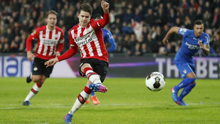 Marco van Ginkel scoorde de 1-0 voor PSV (foto: VI Images)