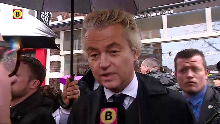 Het is druk in Breda, want Geert Wilders loopt door de straten