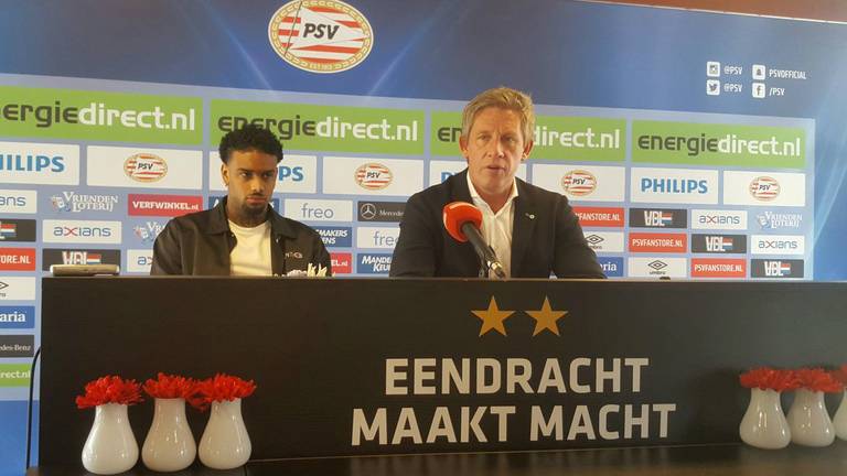 Jürgen Locadia en technisch manager Marcel Brands. (Foto: Fabian Eijkhout)