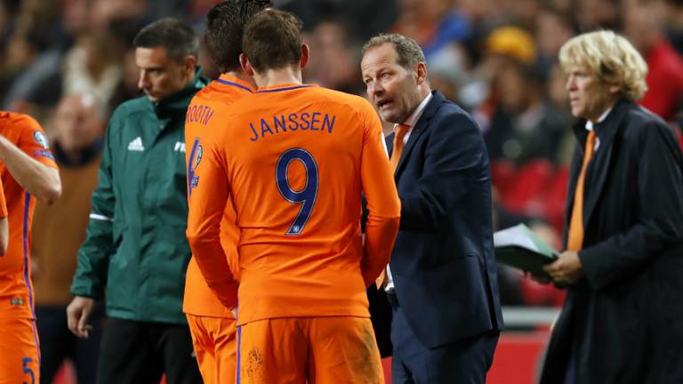 Vincent Janssen met bondscoach Danny Blind (foto: VI Images)