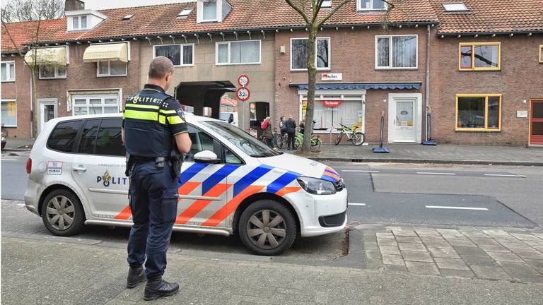 De politie doet onderzoek. (Foto: Toby de Kort)