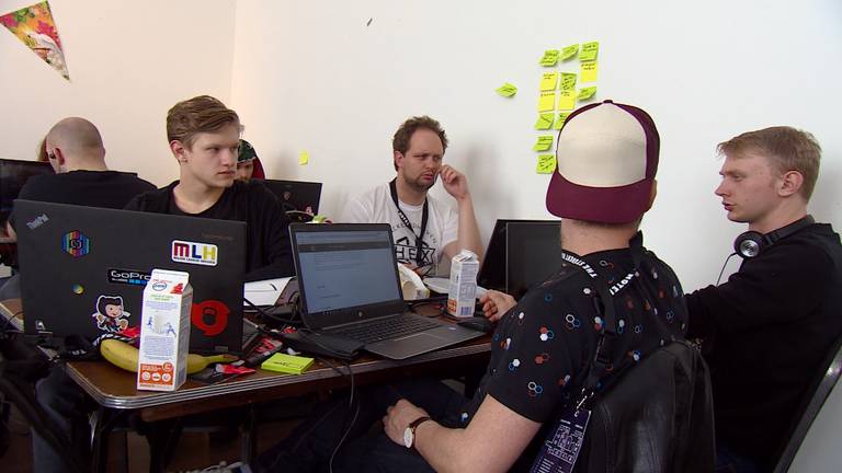Studenten doen mee aan 24-uurs hackathon