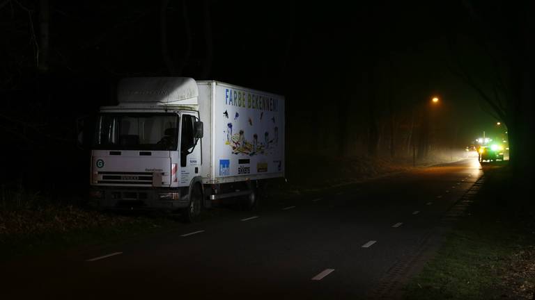 In de vrachtwagen werden lege vaten gevonden. (SK-Media)