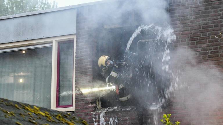 De brand verwoestte de bovenverdieping. (Foto: Sem van Rijssel/SQ Vision)
