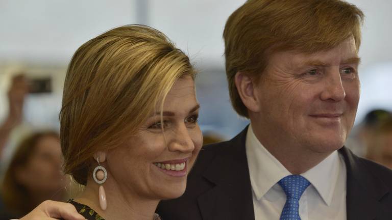 Koning Willem-Alexander en koningin Máxima in Tilburg. (Foto: Jules Vorselaars/JV Media)