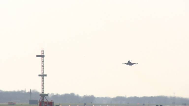 F16's stijgen op in Volkel  