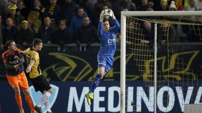 NAC-keeper Brondeel naar FC Twente.