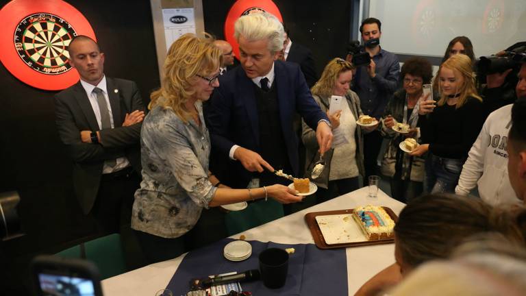 Geert Wilders tracteert (foto: Alexander Vingerhoeds).